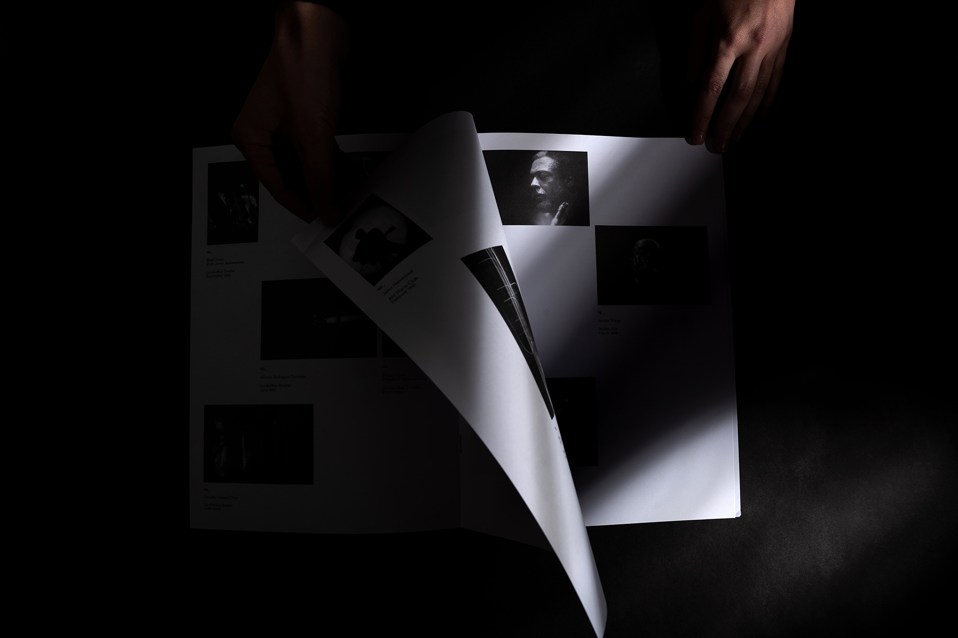 Loonatiks_Design_Crew_Jazz_Giannis-Skoulas_Brochure_Spread