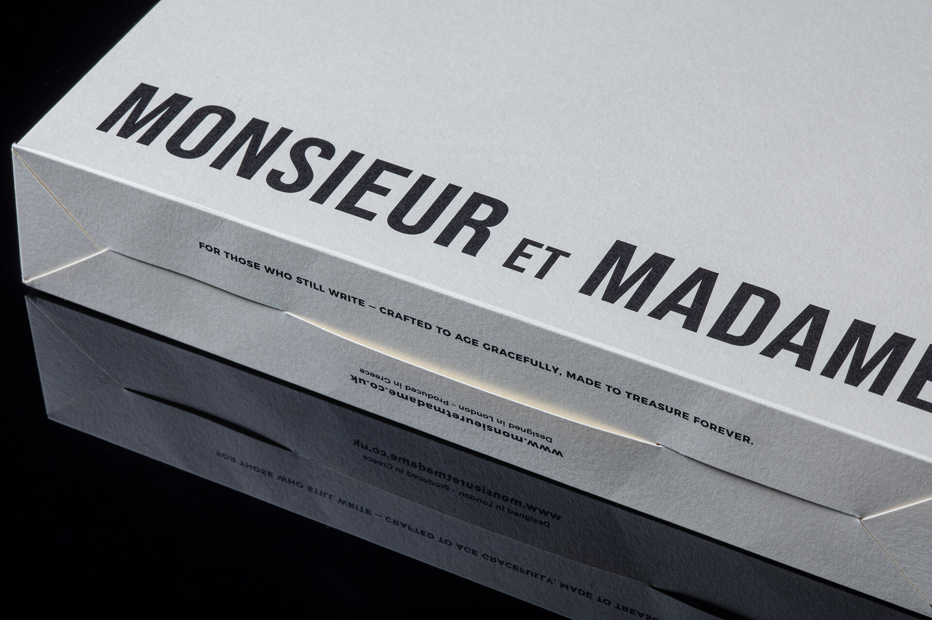 Loonatiks_Design_Crew_Monsieur_et_Madame_Bag_bottom