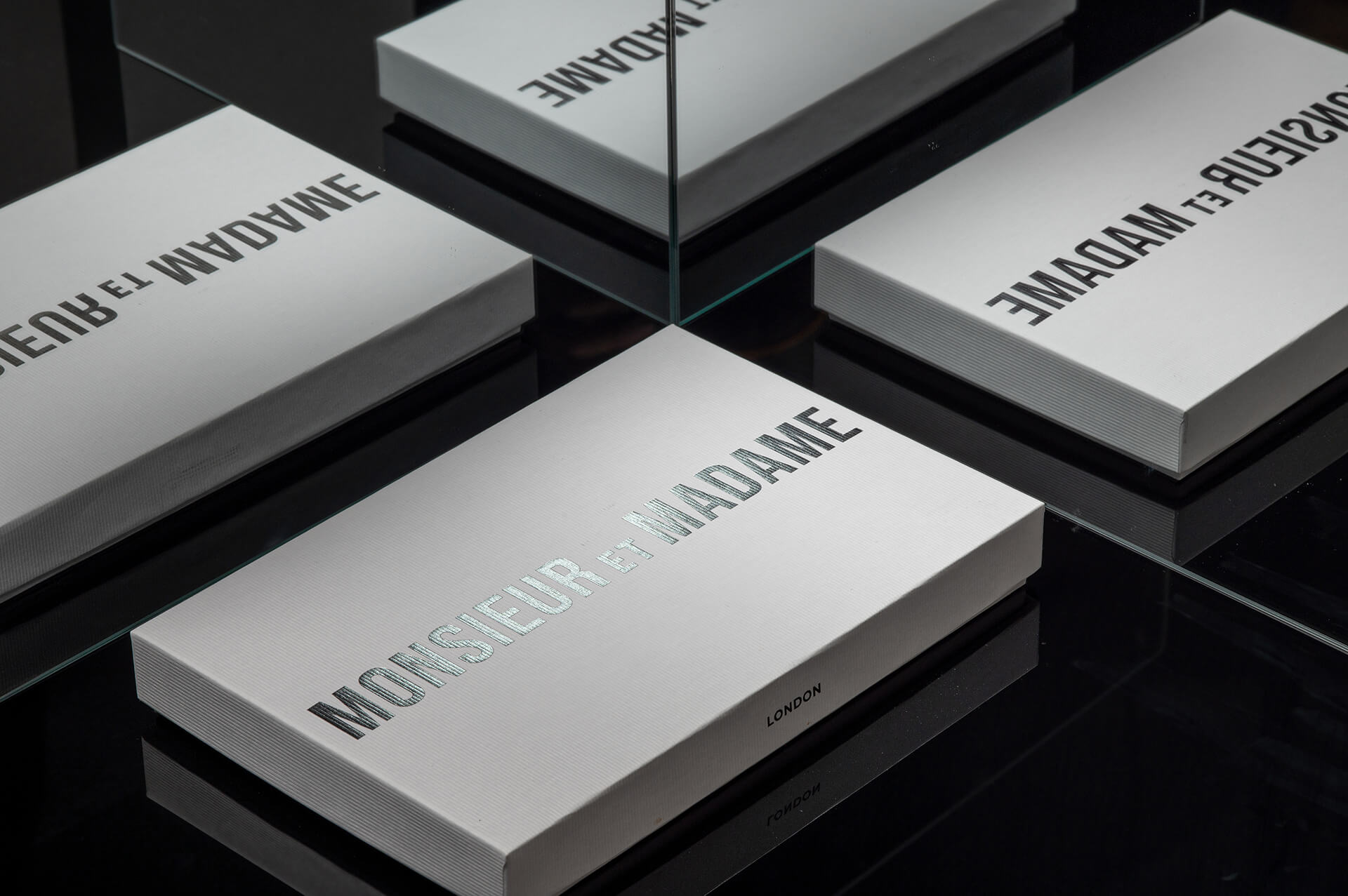 Loonatiks_Design_Crew_Monsieur_et_Madame_Box