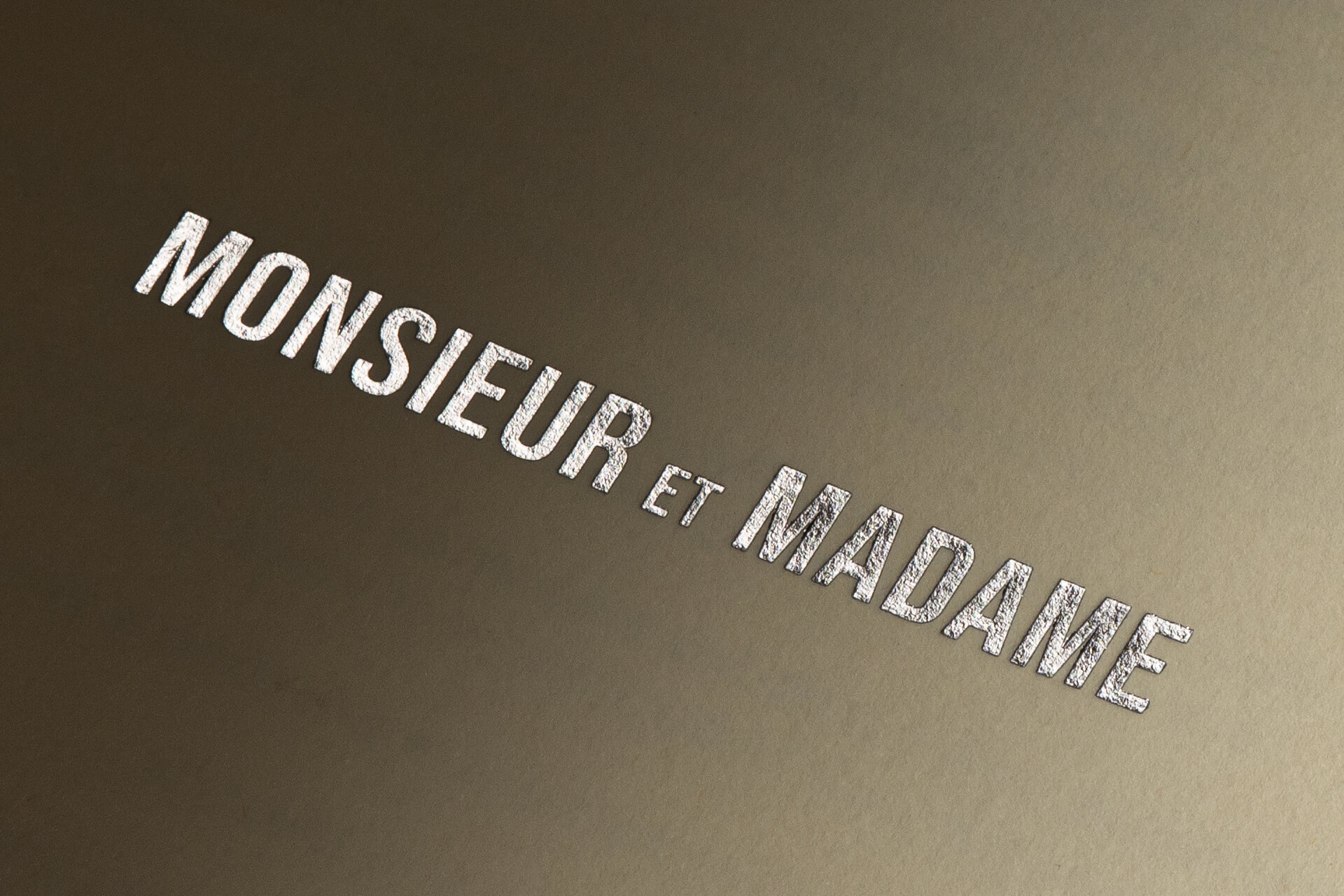 Loonatiks_Design_Crew_Monsieur_et_Madame_Logo_Foil_Closeup